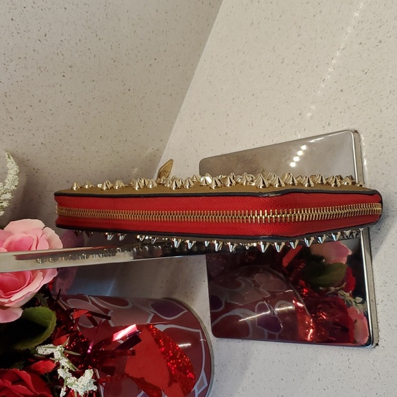 CHRISTIAN LOUBOUTIN studded gold leather wallet - Picture 6 of 12